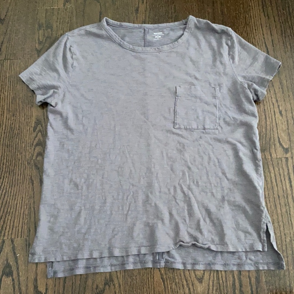 Oversized gray pocket tee